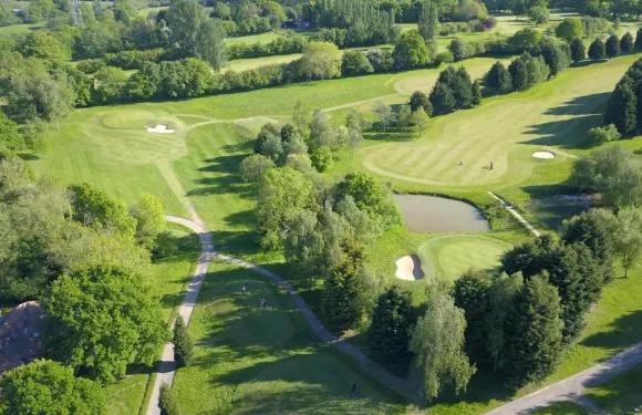 斯德爾斯姆高爾夫酒店