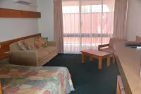 Big River Motel - balcony