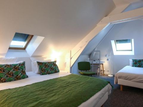 Hôtel le Collonges TV connecté Wifi Netflix