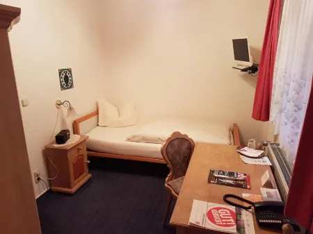 Land-Gut-Hotel Zur Lochmühle Отели в г. Лимбах-Оберфрона