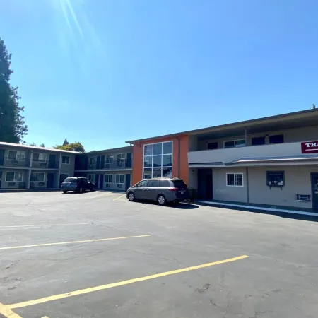 Travelers Inn Eugene University