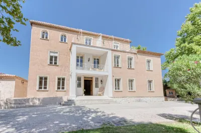Domaine de La Nerthe- Hotel Provence Mediterranee Các khách sạn ở Chateauneuf-les-Martigues