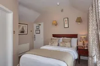 Uppercross House Hotel