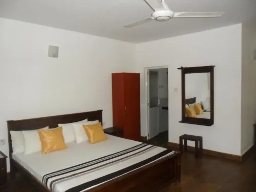 River Edge Bungalow Hotels in Thotagamuwa
