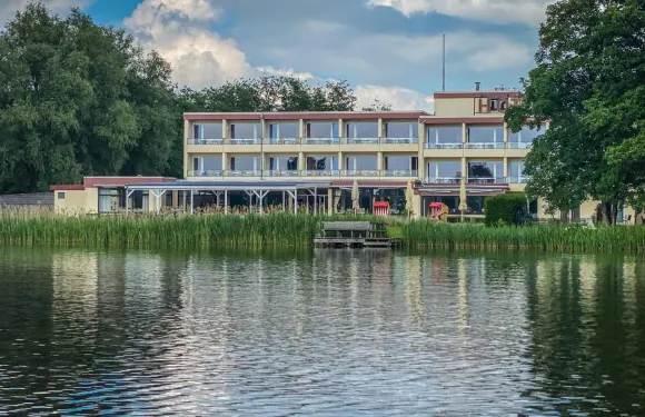 施宛恩霍夫湖景圓環酒店