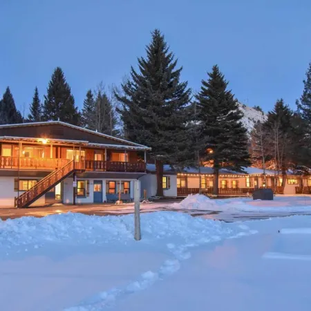 Alpine Lodge Red River
