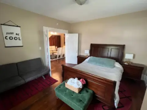 The Purple Door Apt in the Heart of Radford City