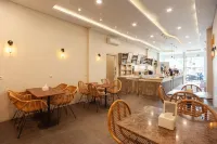 RedDoorz Plus at Eskole Itera Lampung Hotels in Sukarame