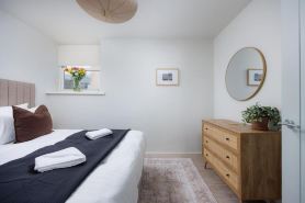 Luxury First Floor 2 Bed Apartment
