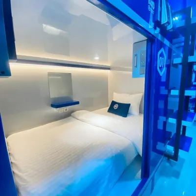 Rosalyne Sleepbox Tugu Mangkubumi Hotell i Kelurahan Gowongan