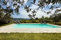 Castello di Cisterna Umbria - Pools