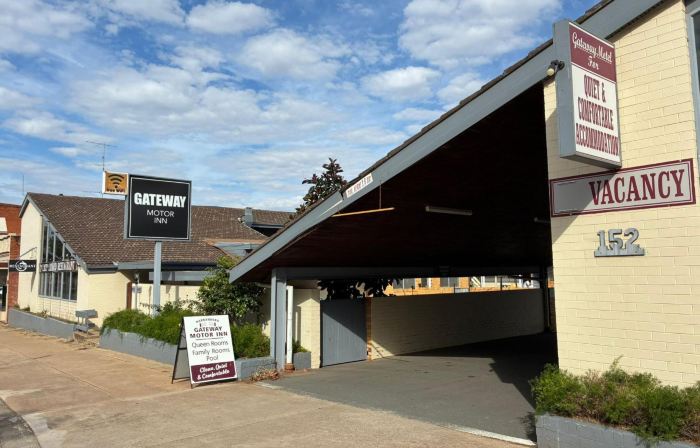 Gateway Motor Inn