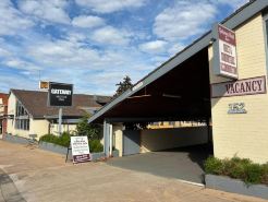 Gateway Motor Inn
