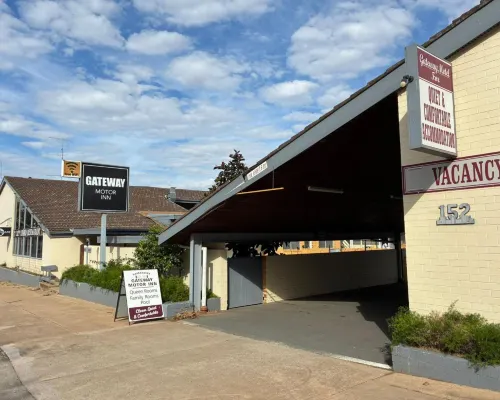Gateway Motor Inn Hotels in Narrandera