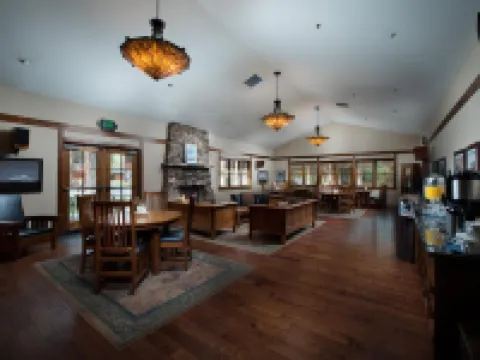 FivePine Lodge Hotels in Sisters