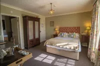 The Hawk Inn Hotels near Specsavers Opticians and Audiologists - Andover