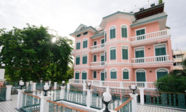 Hiranyakul House Riverside