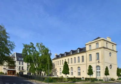 Villa Lara Hotel Hotels near Bayeux's Train Station