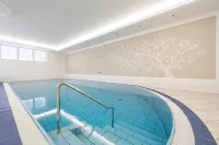 Park Hotel Bellevue - Pool