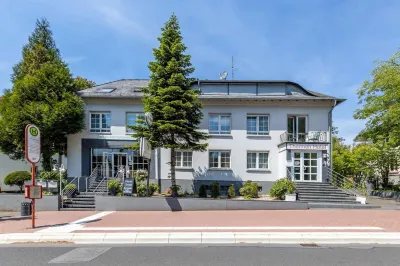 Thermen-Hotel in Bad Soden Hotels in der Nähe von Kloster- und Pfarrkirche St. Franziskus