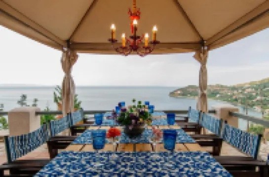 Apelon Tiritas Villas