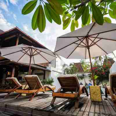 Villa Luna Sunset Beach Hotel Exterior