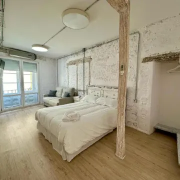 Apartamentos Carolina by Gaiarooms