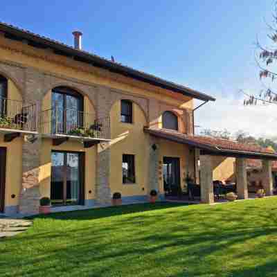 Cascina Cortine Hotel Exterior
