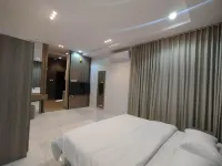 Premium Studio Apartment with Kitchenette & Private Bathroom in Al Hamdaniyah – J4 - Homestays