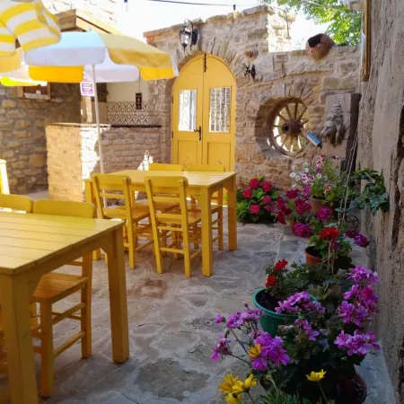 Sari KEÇİ TAŞ Otel