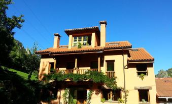 Apartamentos Rurales Buenamadre