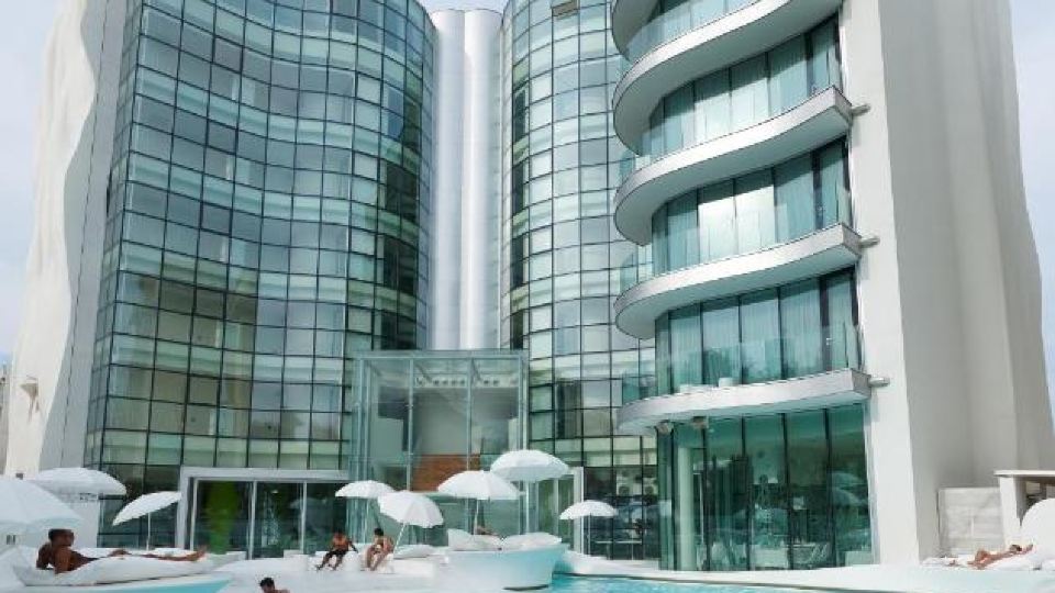 I-Suite Hotel