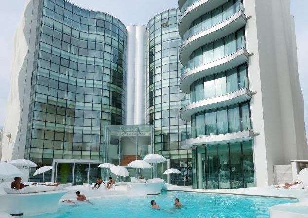 I-Suite Hotel