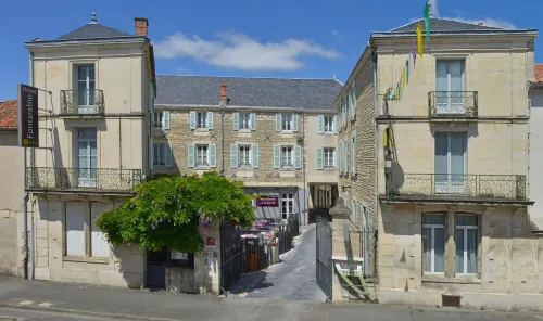 Logis Hôtel-Restaurant le Fontarabie Hotels in Fontenay-le-Comte