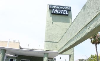 Town House Motel