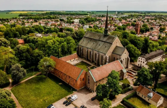 瓦斯泰納Spa酒店