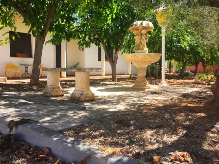 Hotel Bon Lloc Отели рядом с достопримечательностью «Lluís Companys Park»