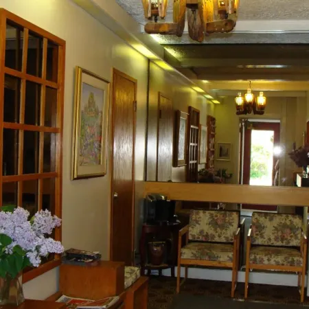 Au Petit Hôtel Отели рядом с достопримечательностью «Центр Morrin»
