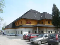Hotel Zodiak Hotels near Kaminski Family Printing Museum in Radomsko