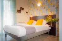 Hotel et Appartements Reine d'Azur - Beach