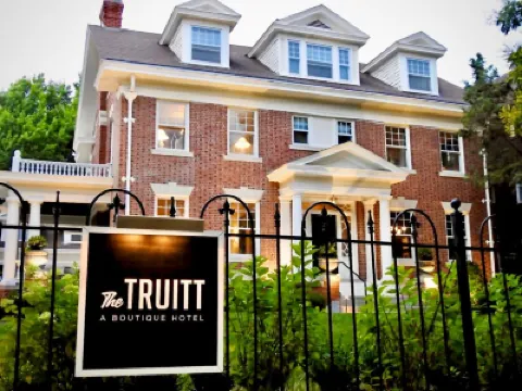 The Truitt Hotels near The Nelson-Atkins Museum of Art