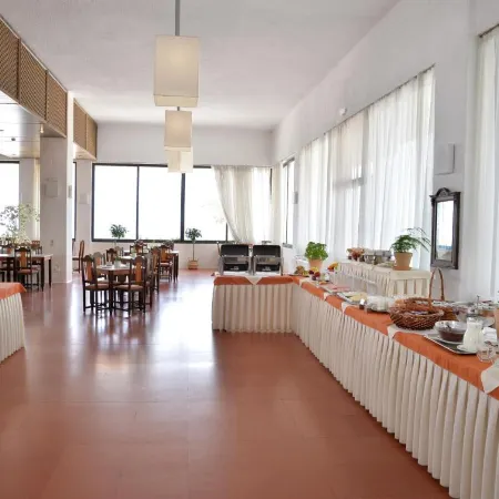 Limira Mare Hotel Отели рядом с достопримечательностью «Порт Авлемонас»
