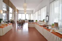 Limira Mare Hotel - Parkplatz