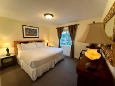 Bayshore Waterfront Inn Hotels in Ucluelet