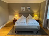 Hotel Und Landhaus 'Kastanie' Hotels in Ammersbek