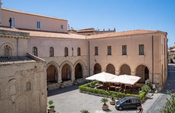 特蘭坲多莫公寓