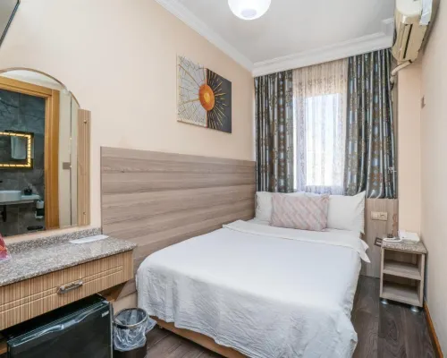 Grand Reis Hotel Hotels near Topkapi