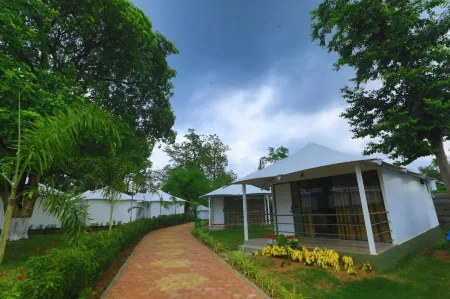 White Feather Resort Kauncha Отели в г. Ханвел