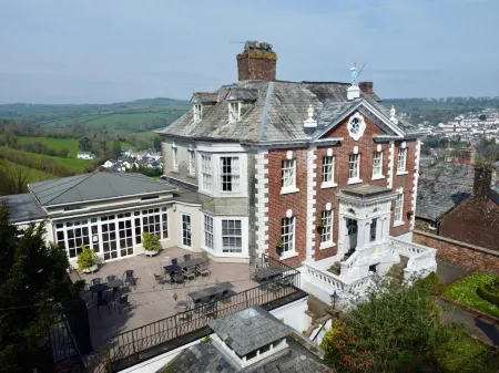 The Eagle House Hotel Отели в г. Лаунцестон