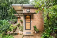 Bee Forest Hotels in Mae On